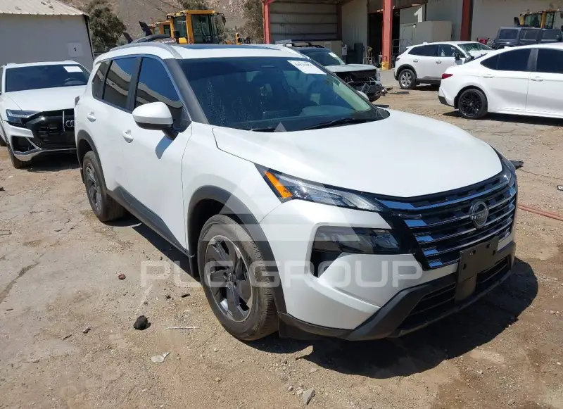 2025 Nissan ROGUE photo