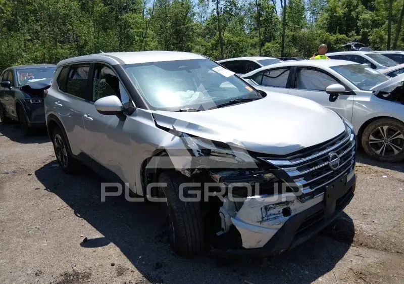 2025 Nissan ROGUE photo