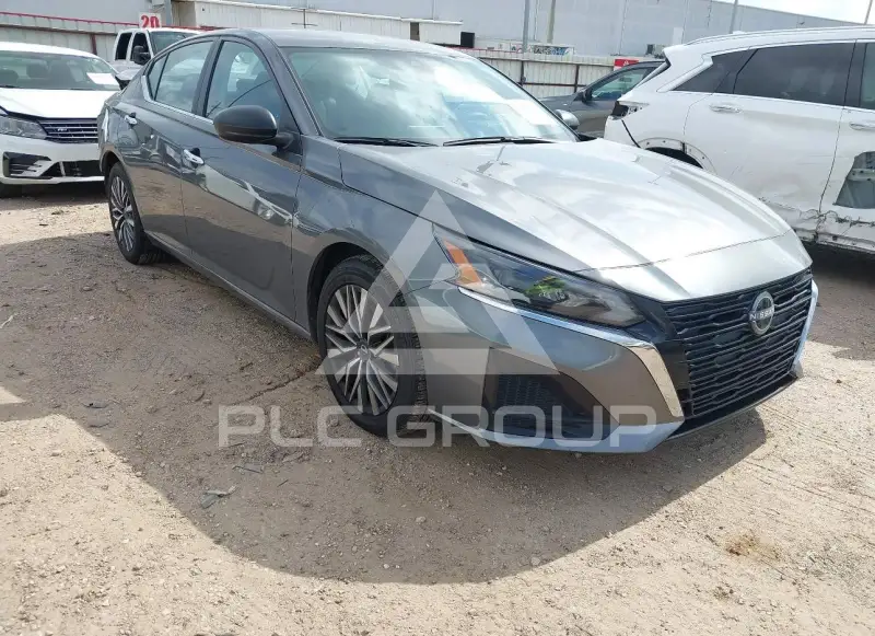 2025 Nissan ALTIMA photo