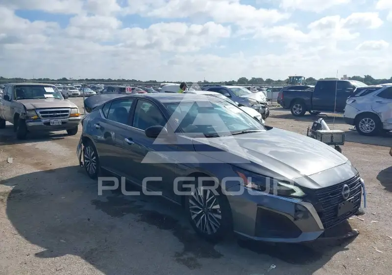 2025 Nissan ALTIMA photo