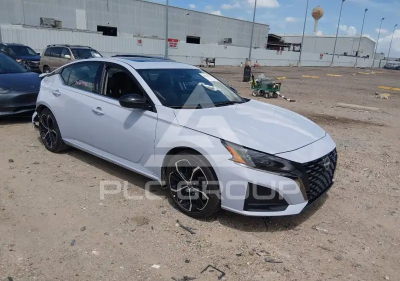 2025 Nissan ALTIMA photo