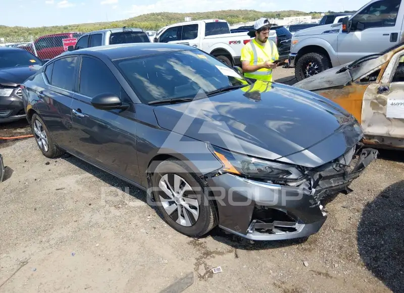 2025 Nissan ALTIMA photo