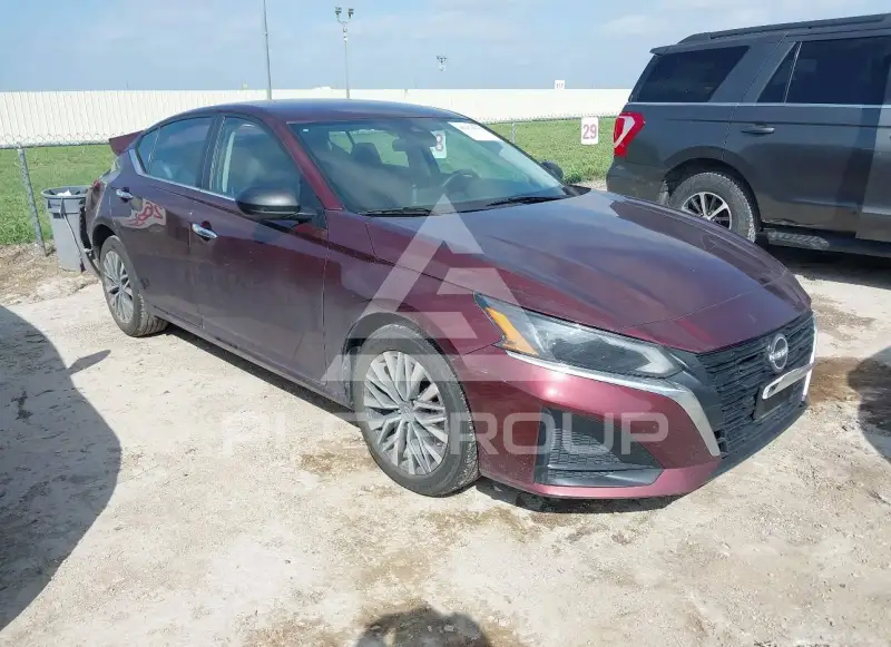 2025 Nissan ALTIMA photo