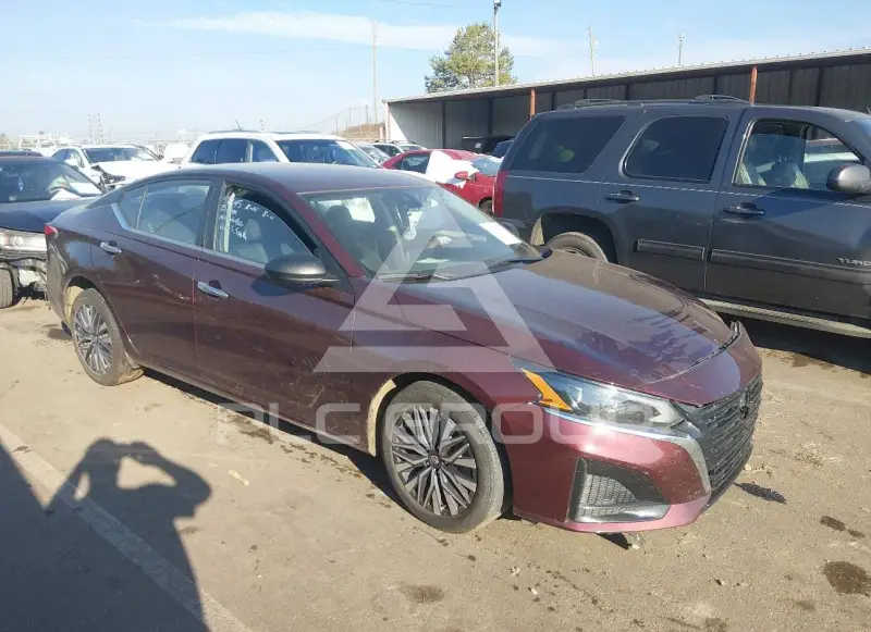 2025 Nissan ALTIMA photo
