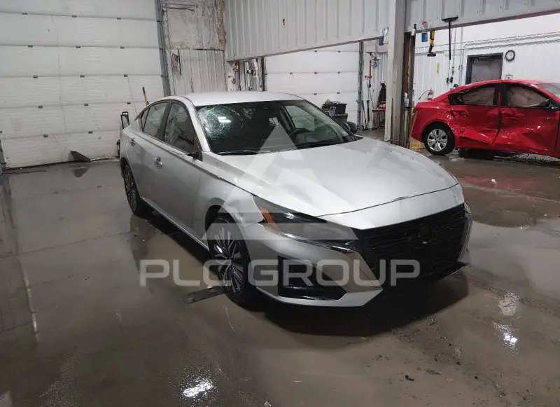 2025 Nissan ALTIMA photo