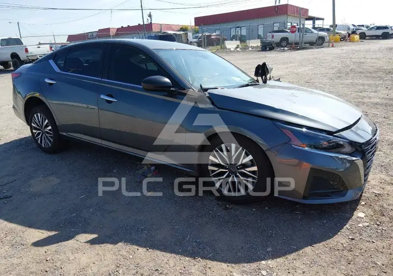 2025 Nissan ALTIMA photo
