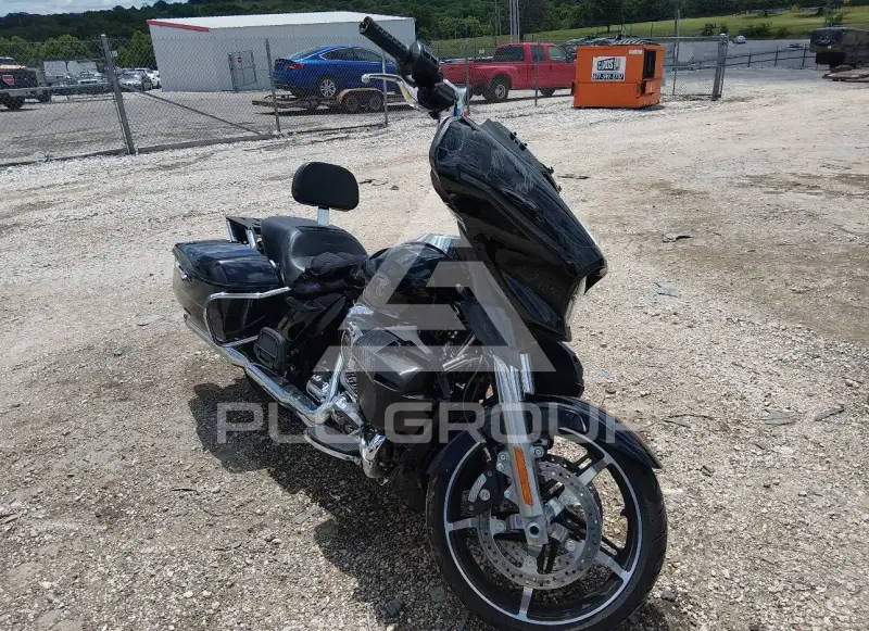 2025 Harley-Davidson FLHX фото