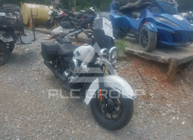 2025 Harley-Davidson FLHC фото