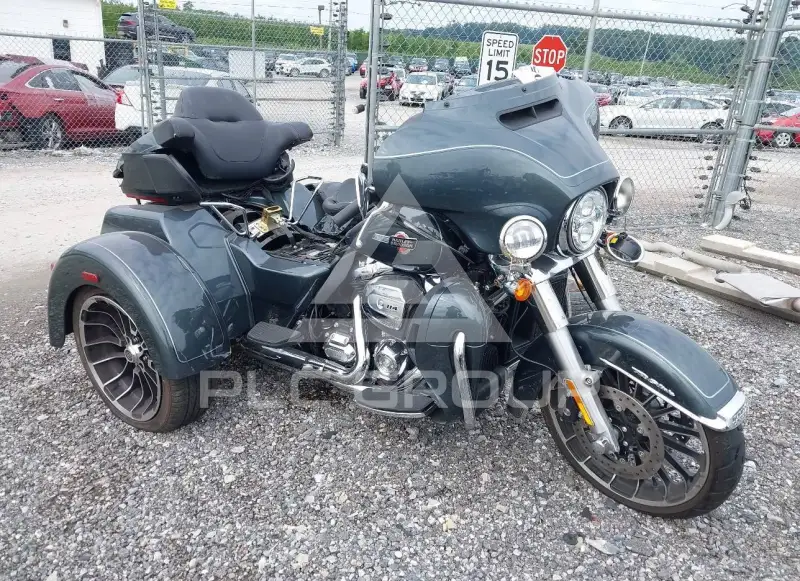2025 Harley-Davidson FLHTCU фото