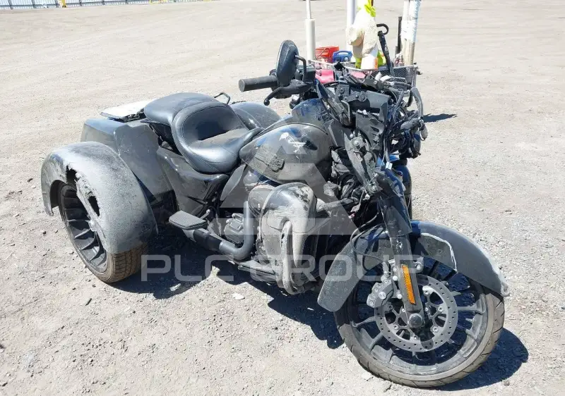 2025 Harley-Davidson FLHTCU фото