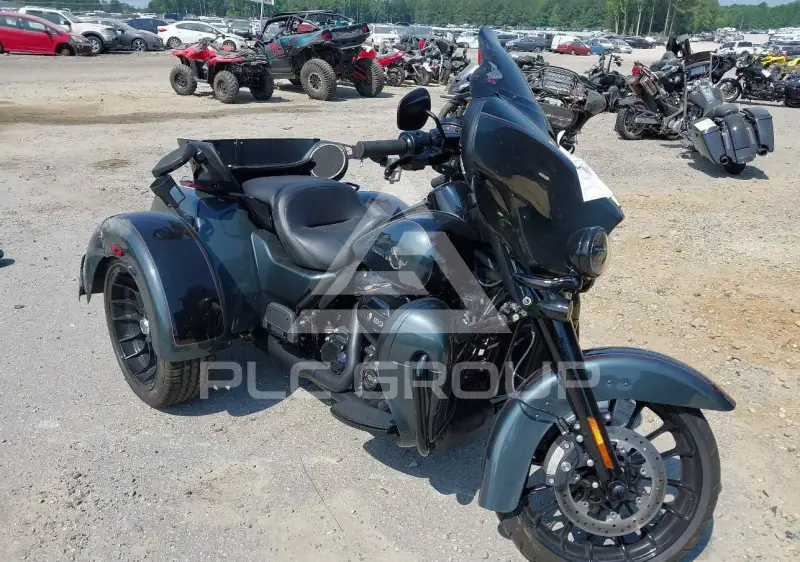 2025 Harley-Davidson FLHTCU фото