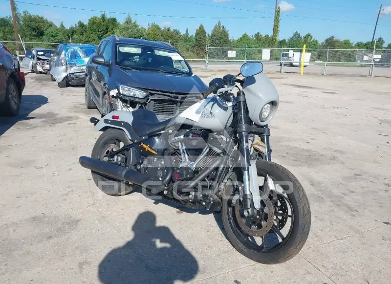 2025 Harley-Davidson FXLR фото