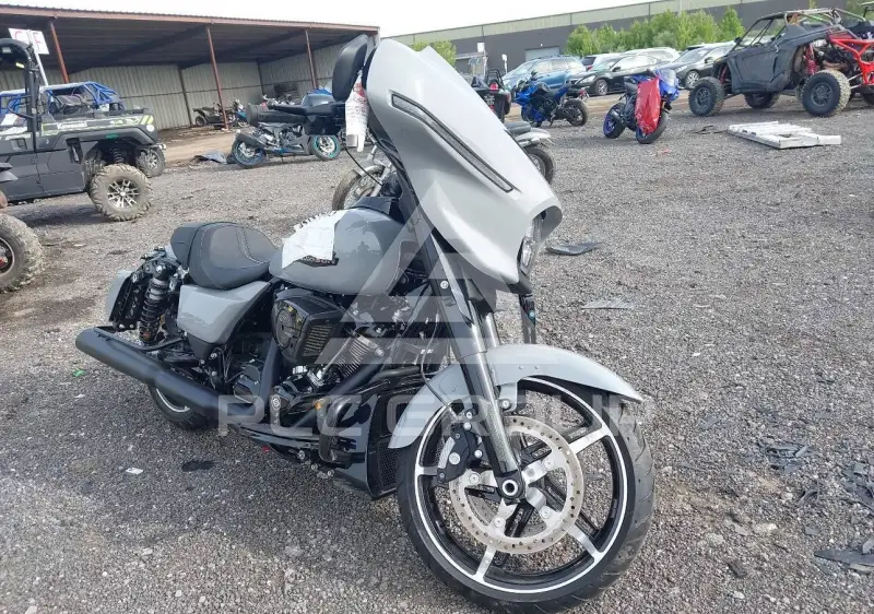 2025 Harley-Davidson FLHX photo