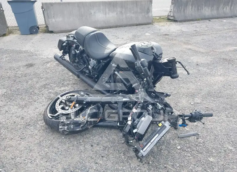 2025 Harley-Davidson FLHX photo