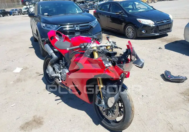 2025 Ducati PANIGALE photo