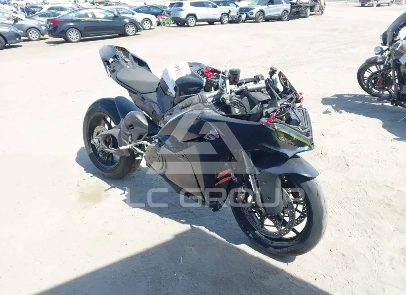 2025 Ducati PANIGALE photo