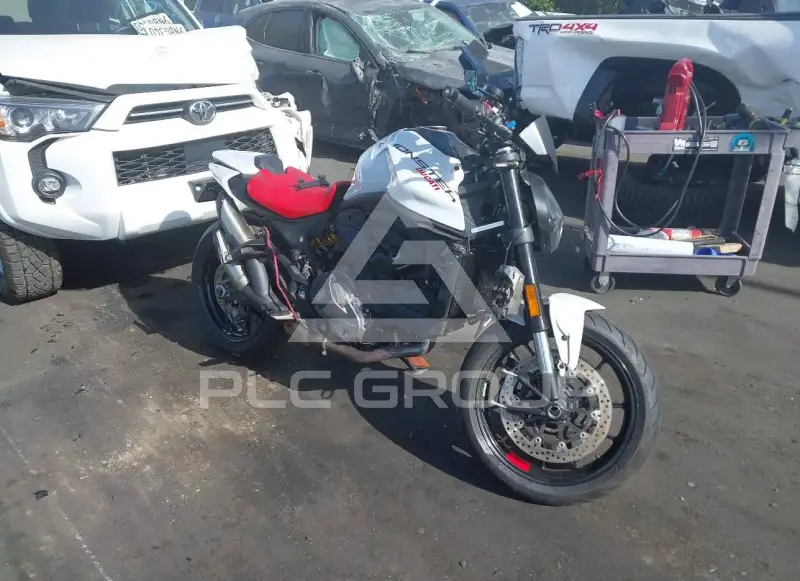 2025 Ducati Monster фото