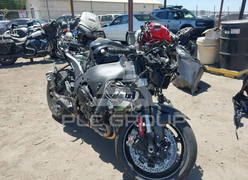 2025 Kawasaki ZX1002 фото