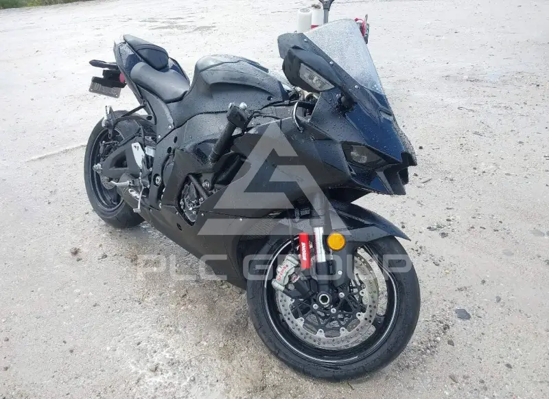 2025 Kawasaki ZX1002 photo