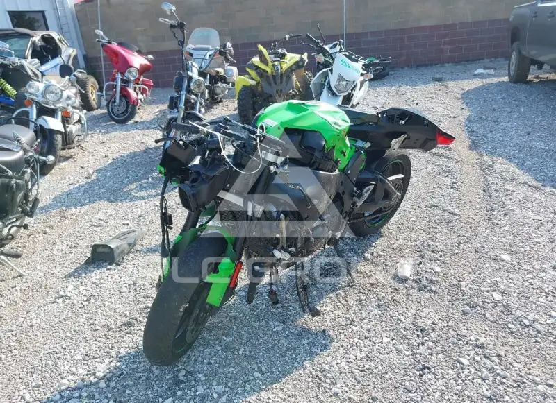 2025 Kawasaki ZX1002 photo