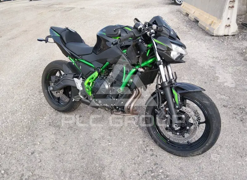 2025 Kawasaki ER650 photo