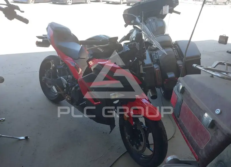 2025 Kawasaki EX500 фото