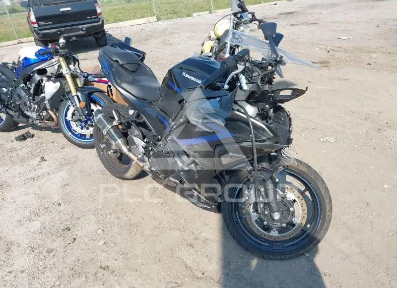 2025 Kawasaki EX500 фото