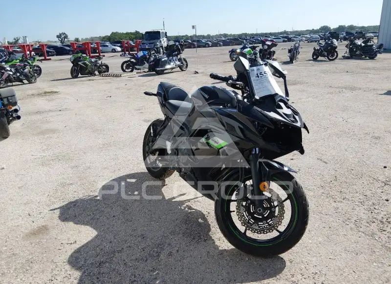 2025 Kawasaki EX650 фото
