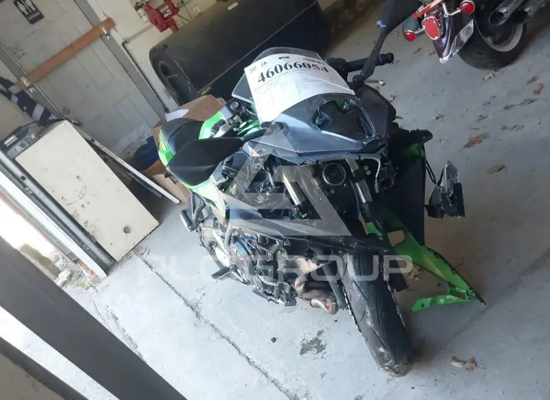 2025 Kawasaki EX650 photo