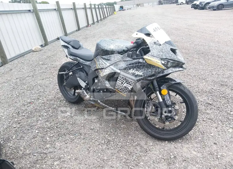 2025 Kawasaki ZX636 фото