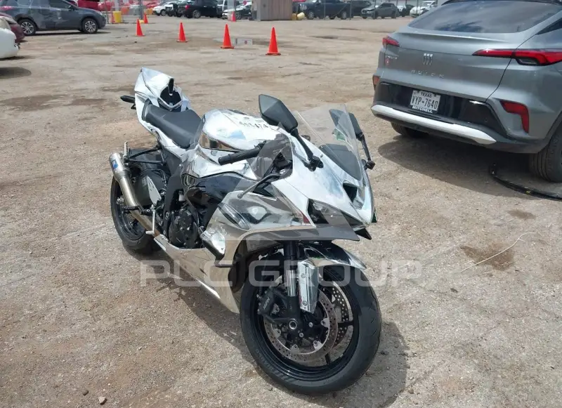 2025 Kawasaki ZX636 photo