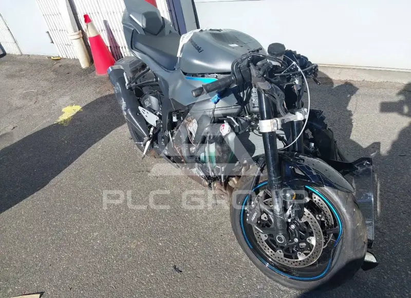 2025 Kawasaki ZX636 фото