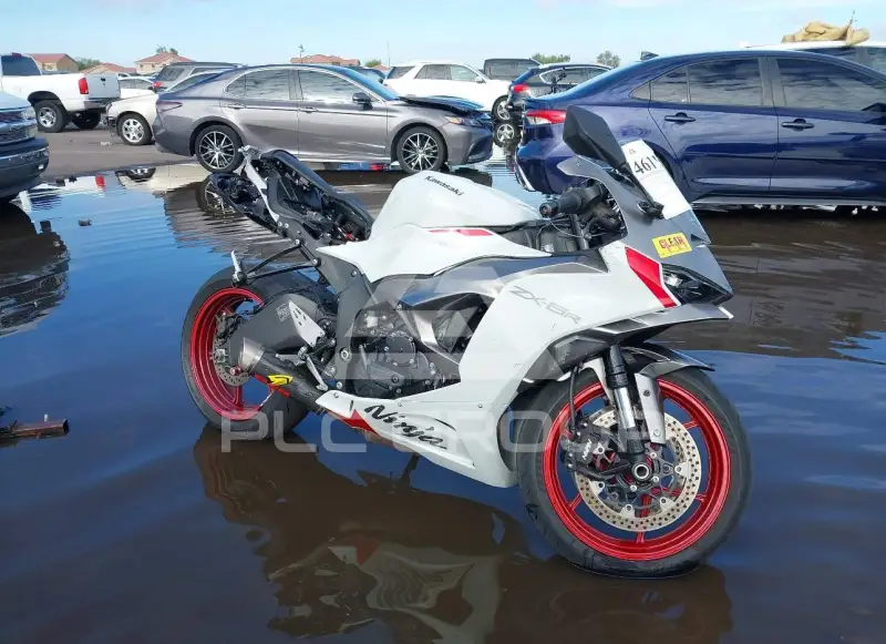 2025 Kawasaki ZX636 photo
