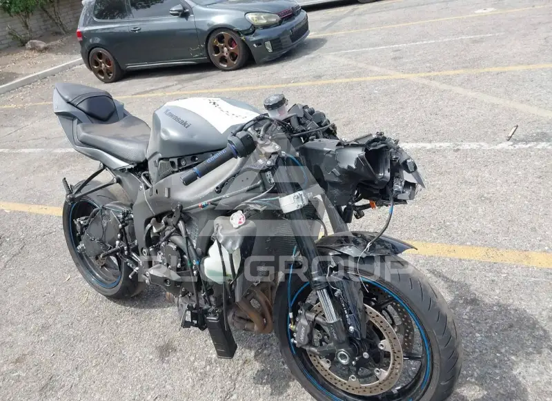 2025 Kawasaki ZX636 photo