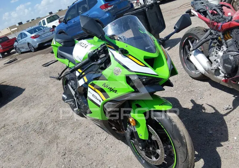 2025 Kawasaki ZX636 фото