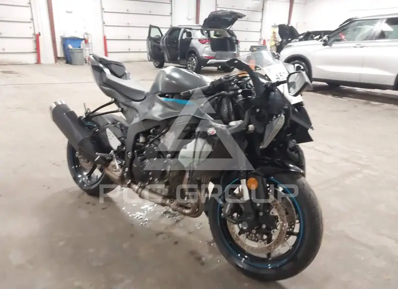 2025 Kawasaki ZX636 photo