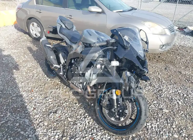 2025 Kawasaki ZX636 photo