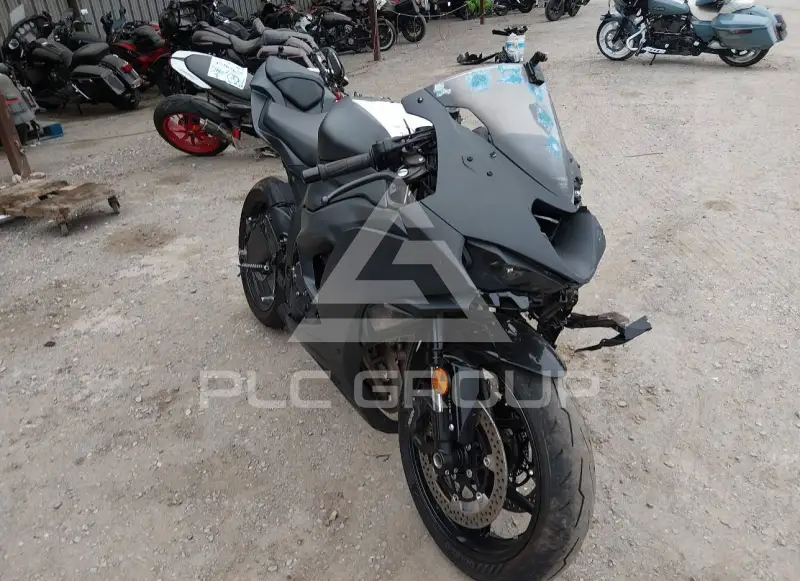 2025 Kawasaki ZX636 фото