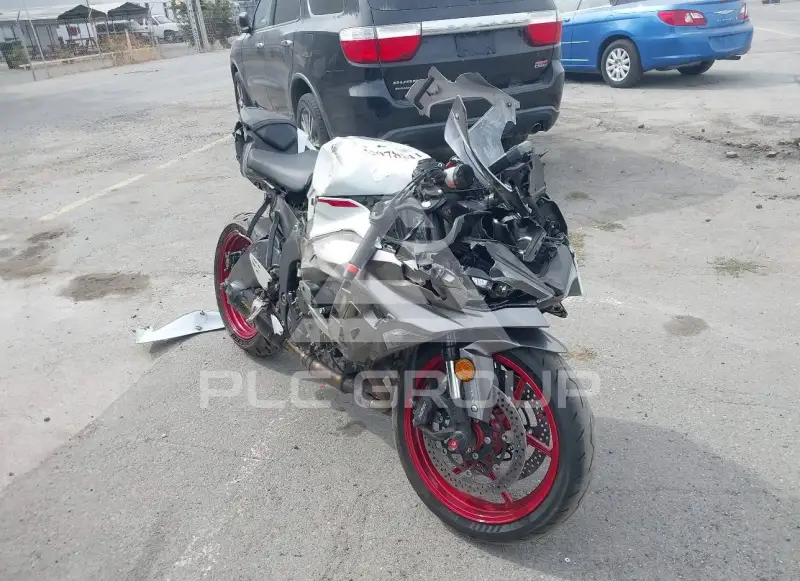 2025 Kawasaki ZX636 photo