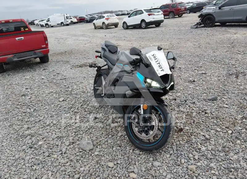 2025 Kawasaki ZX636 фото