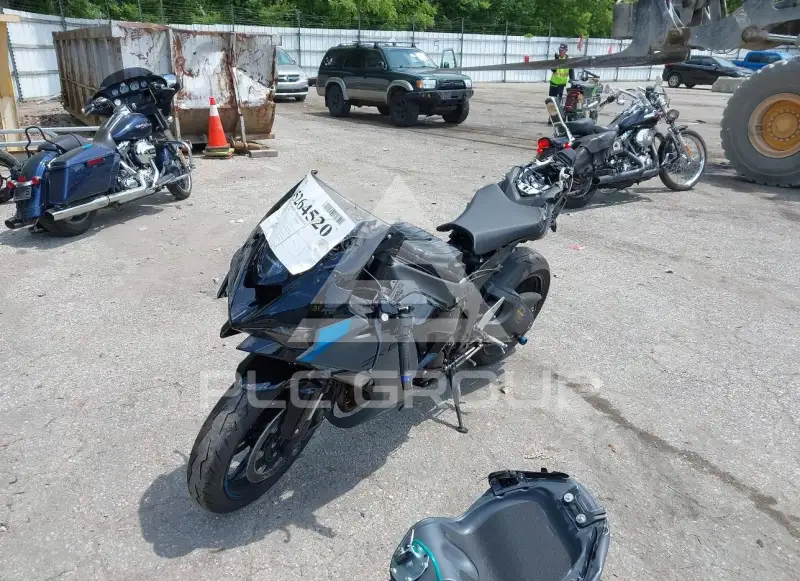 2025 Kawasaki ZX636 фото