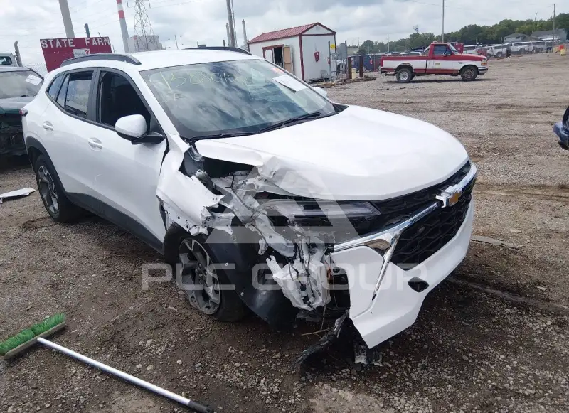2025 Chevrolet TRAX фото