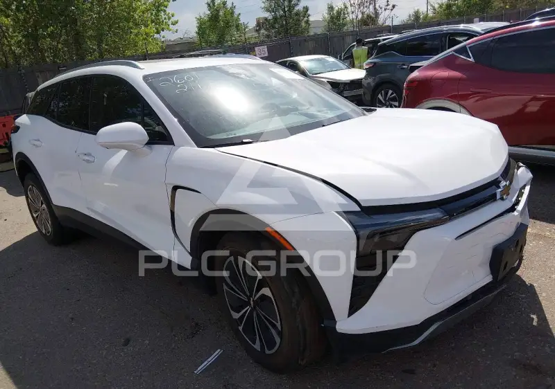 2025 Chevrolet BLAZER фото