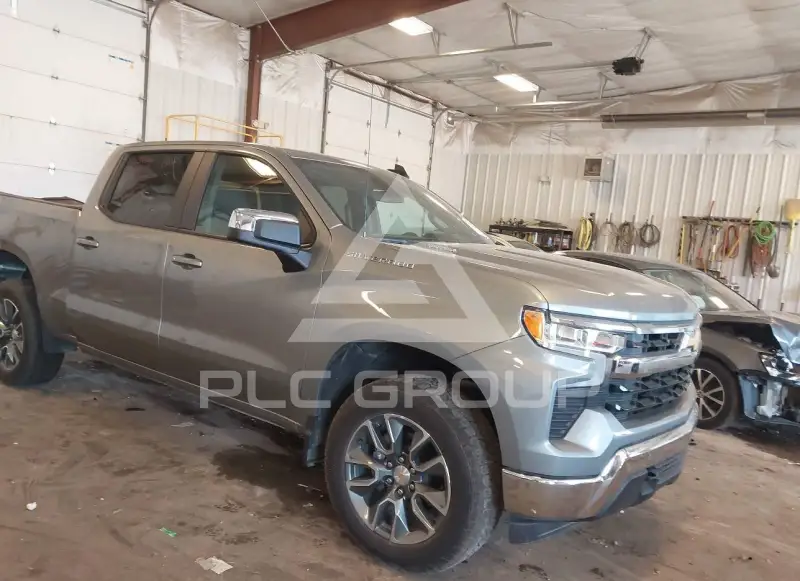 2025 Chevrolet Silverado photo