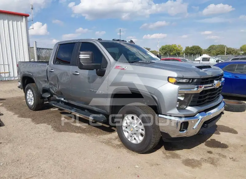2025 Chevrolet Silverado фото