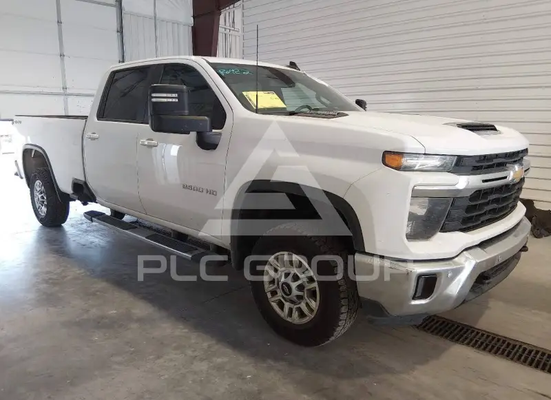 2025 Chevrolet Silverado фото