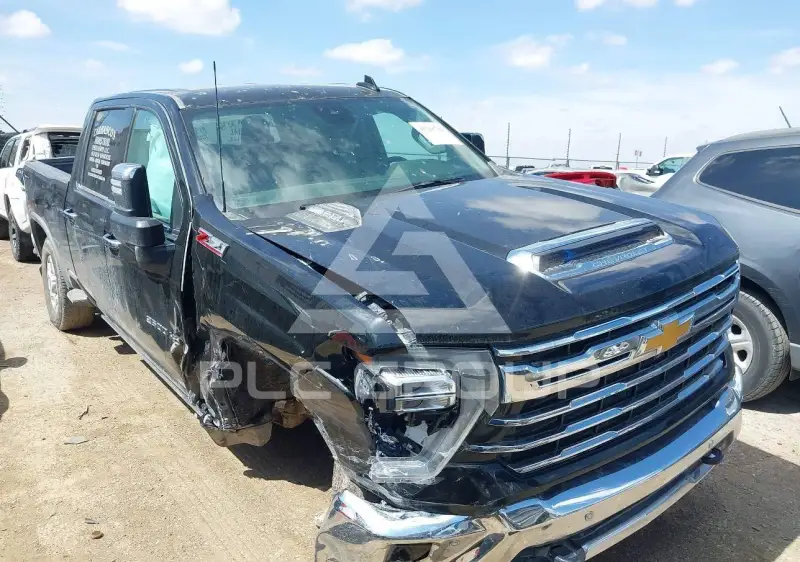 2025 Chevrolet Silverado photo