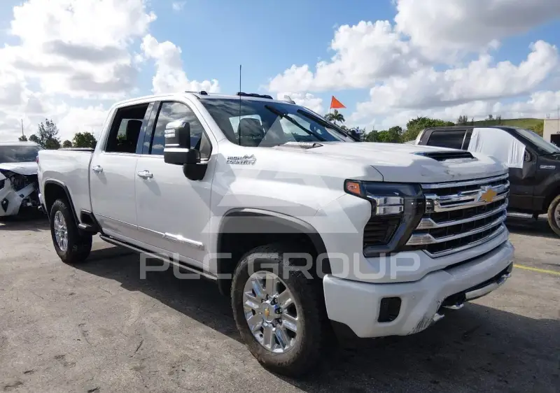 2025 Chevrolet Silverado фото