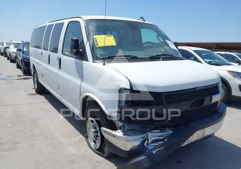 2025 Chevrolet Express фото