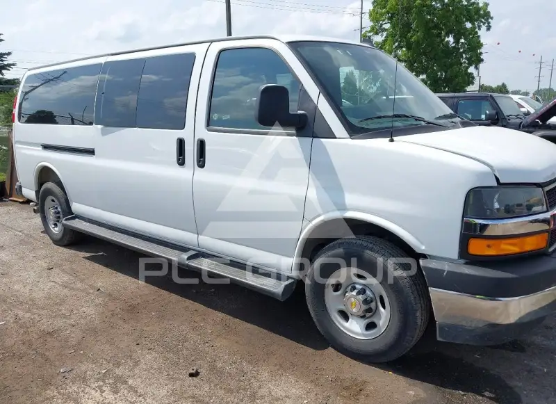 2025 Chevrolet Express photo
